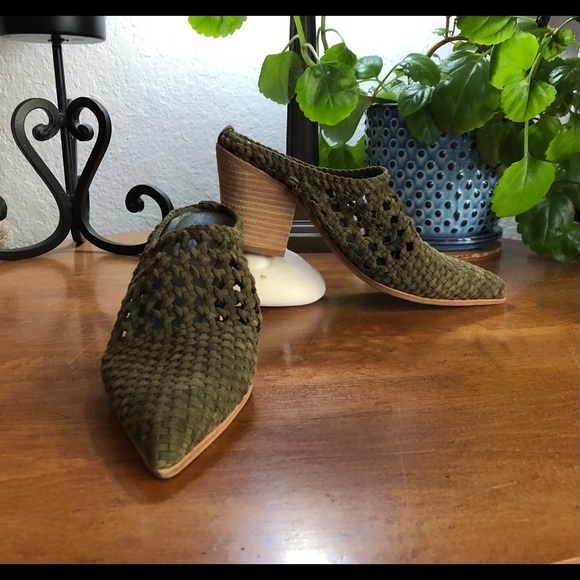 Jeffrey Campbell Leone Mule - Picture 5 of 8